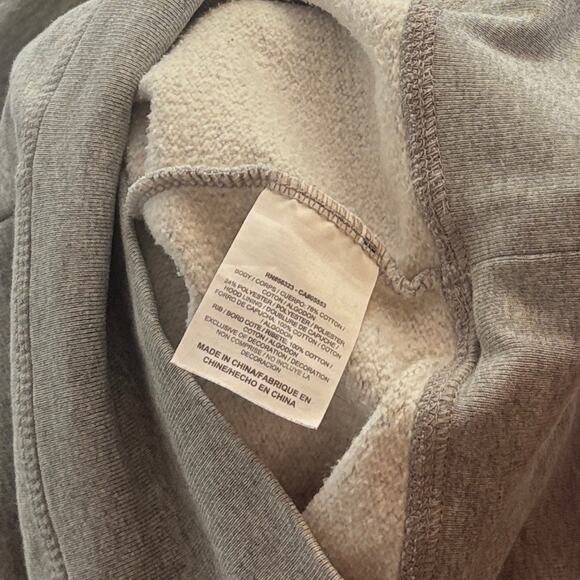 Nike Heather Gray‎ Hoodie Women’s Medium Pullover Sweatshirt Logo Flaws - Picture 7 of 8